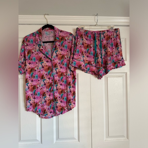Posh Peanut π§π»ββοΈ Disney Little Mermaid Adult PJs - Picture 3 of 4